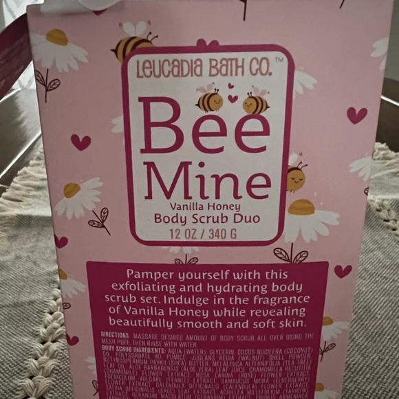 Bee Mine Vanilla Honey Body Scrub Set 12 Oz New - Picture 2 of 2